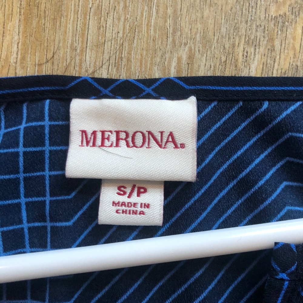 Cute Patterned Work Top - Picture 3 of 4